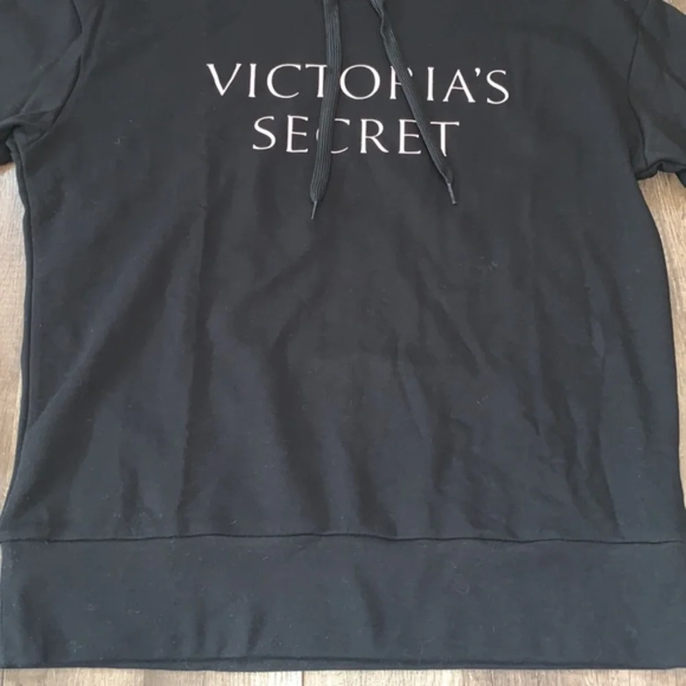 NWT Victoria’s Secret pullover sweatshirt - Picture 4 of 4
